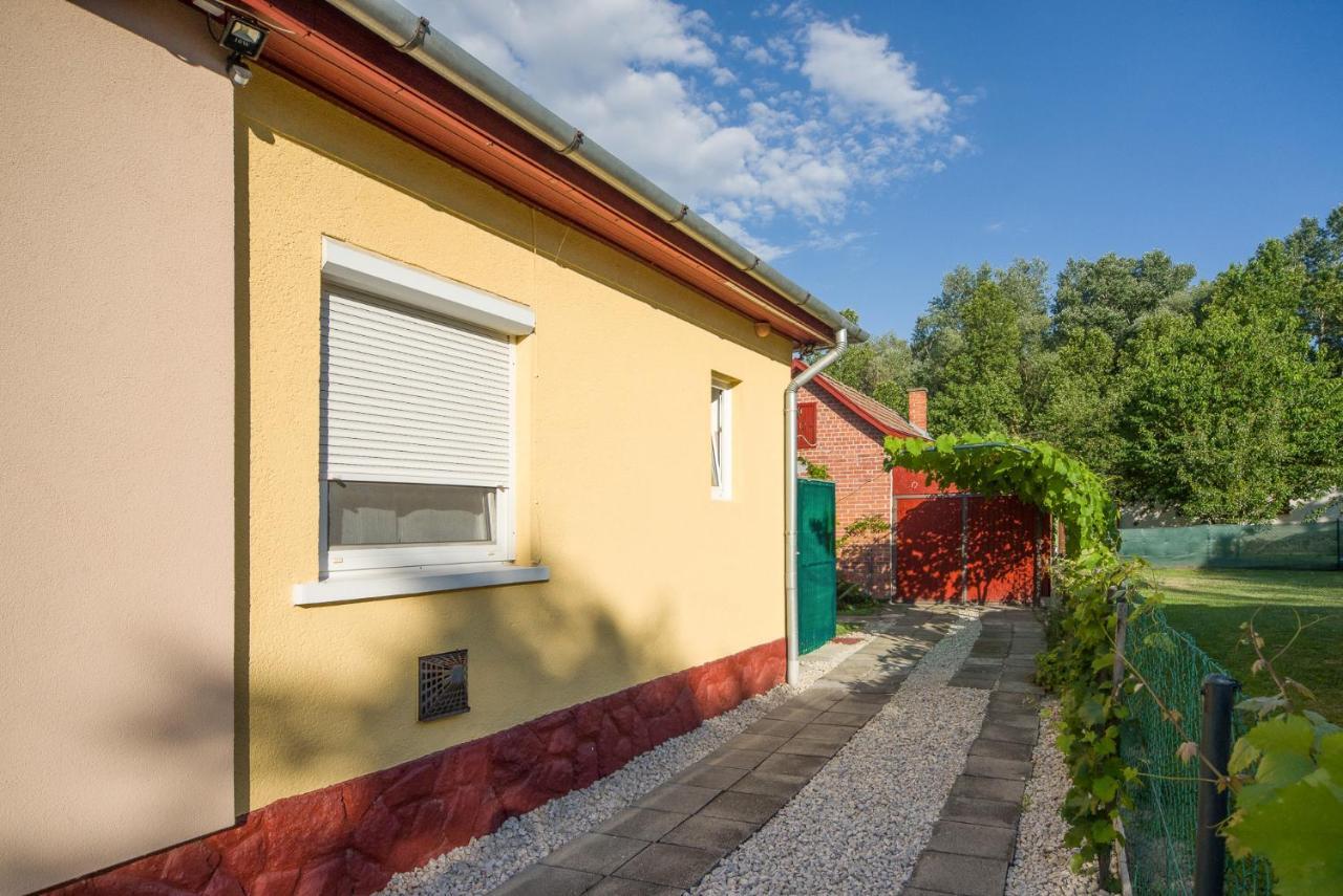 Apartman Kuckoval Apartment Balatonfoldvar Exterior photo